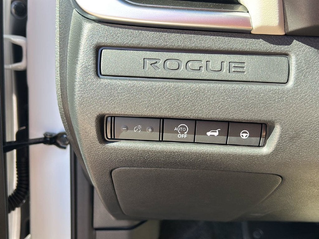 2027 Nissan Rogue Dark Armor