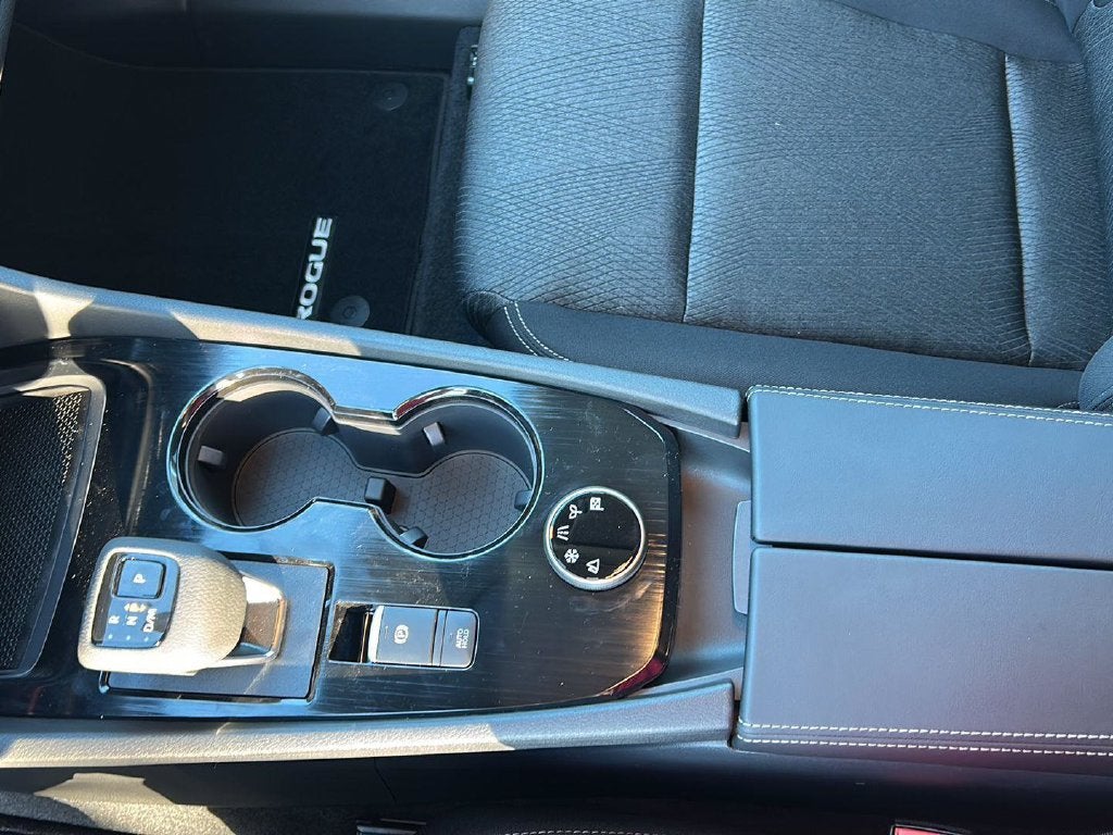 2027 Nissan Rogue SV