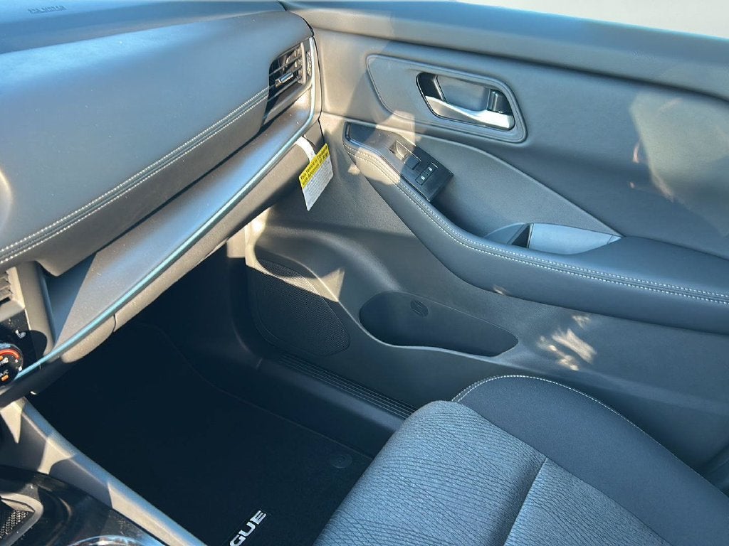 2027 Nissan Rogue SV