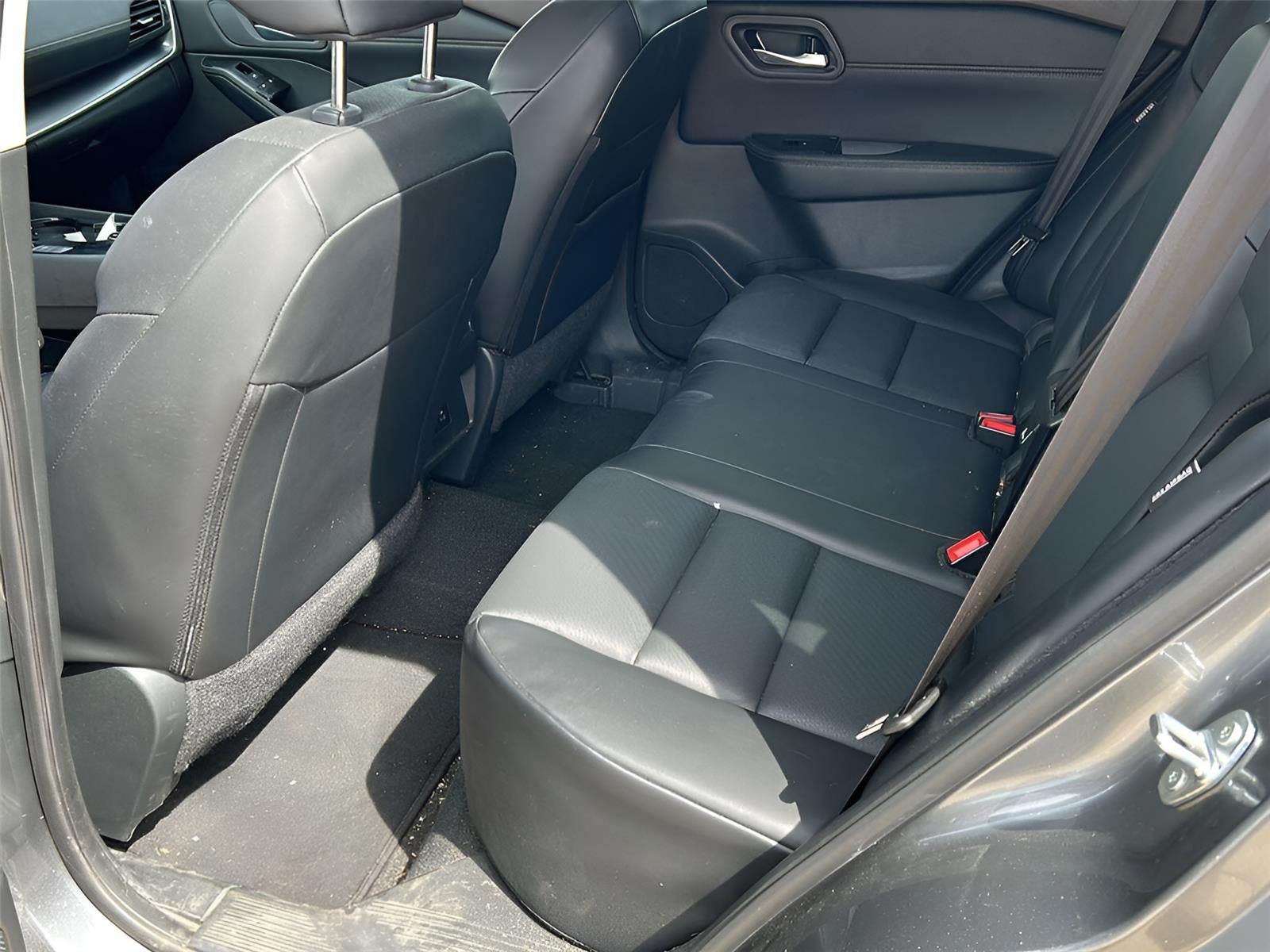 2023 Nissan Rogue SV 6