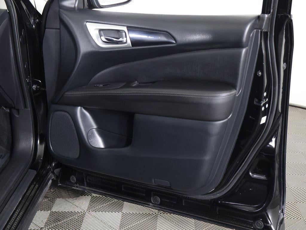 2020 Nissan Pathfinder S