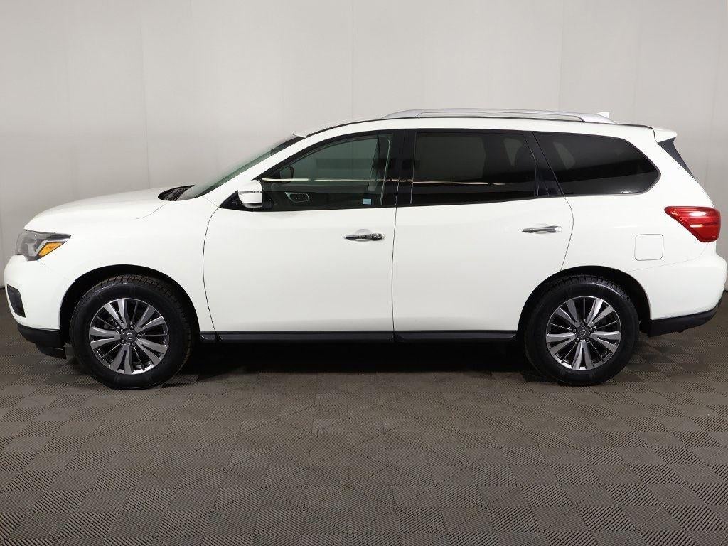 2020 Nissan Pathfinder SV