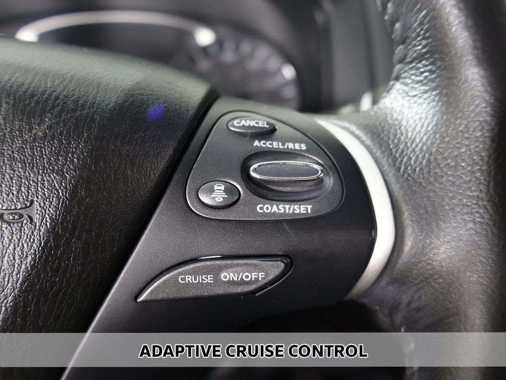 2020 Nissan Pathfinder SV