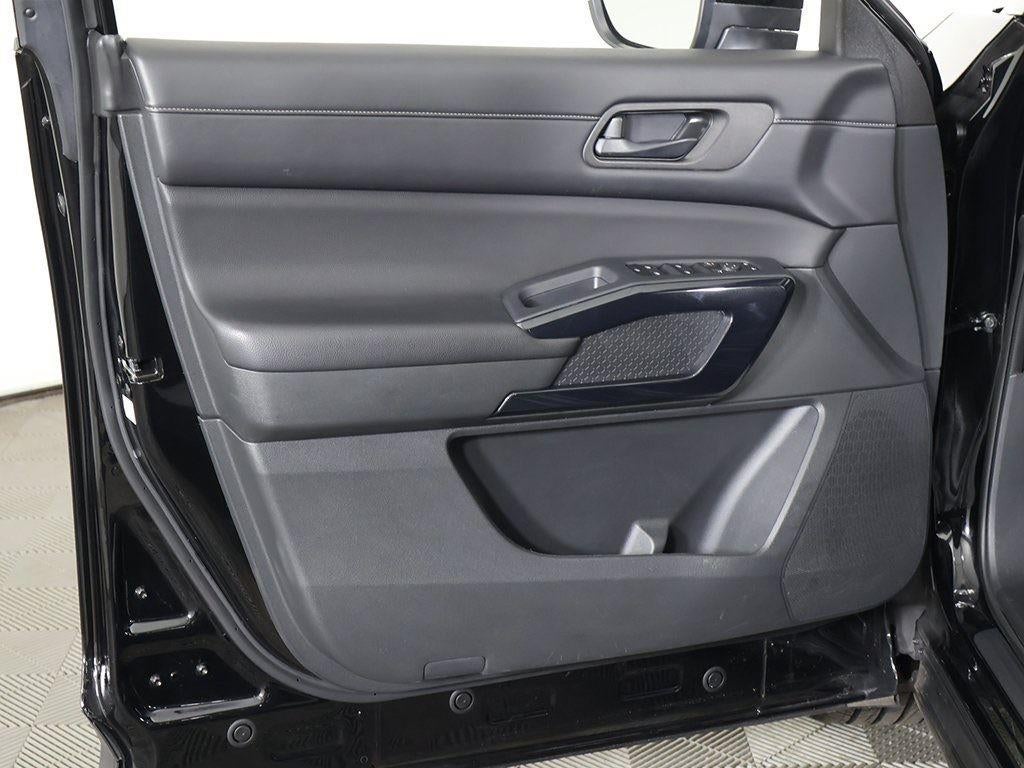 2024 Nissan Pathfinder S