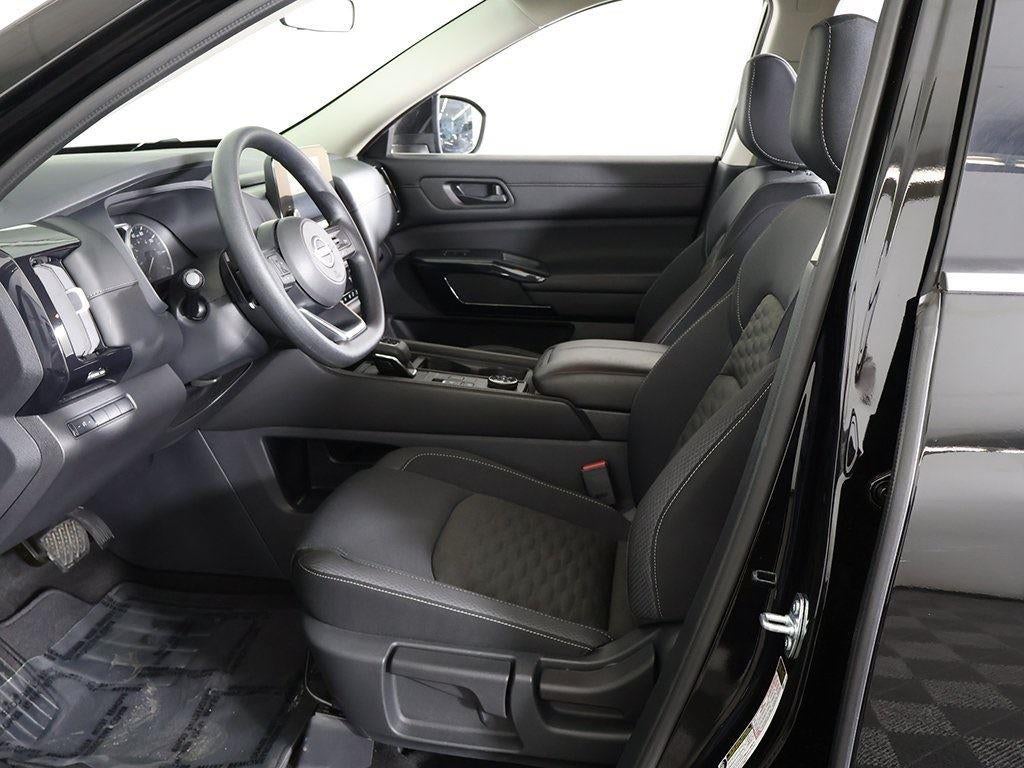 2024 Nissan Pathfinder S