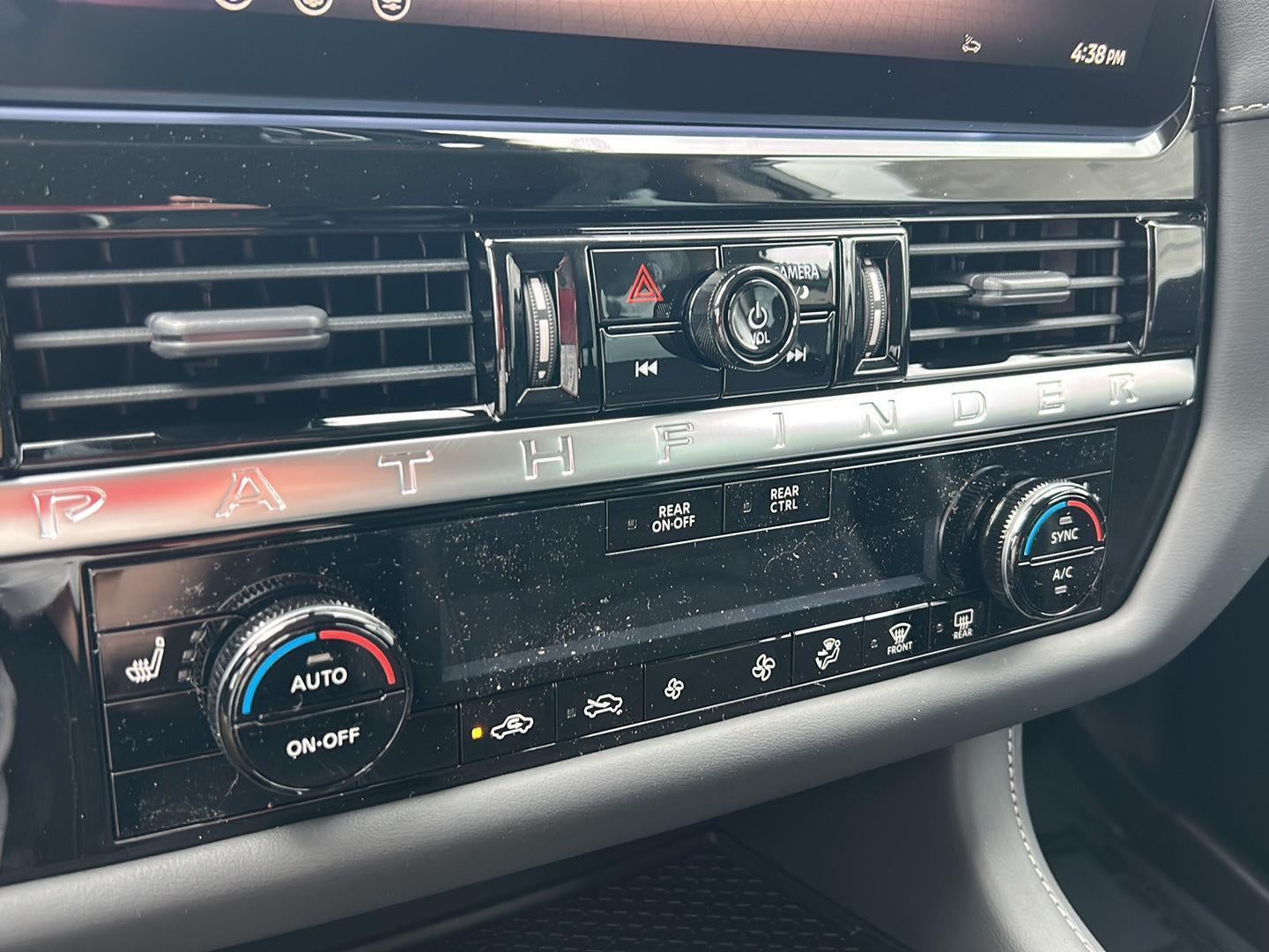 2026 Nissan Pathfinder SV