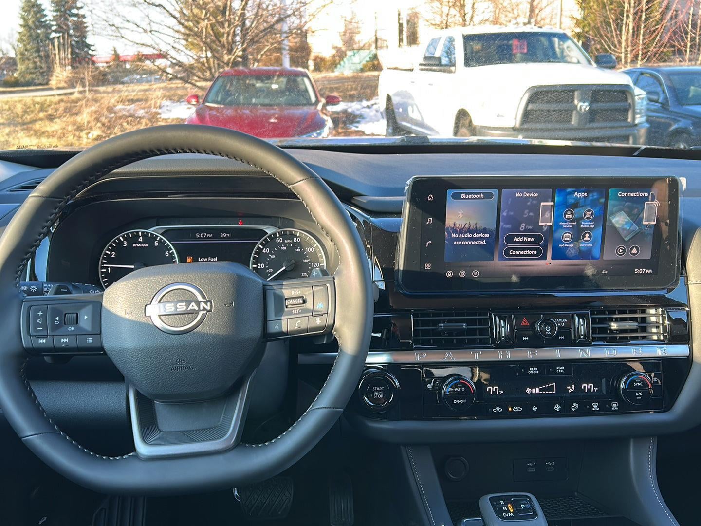 2026 Nissan Pathfinder SV