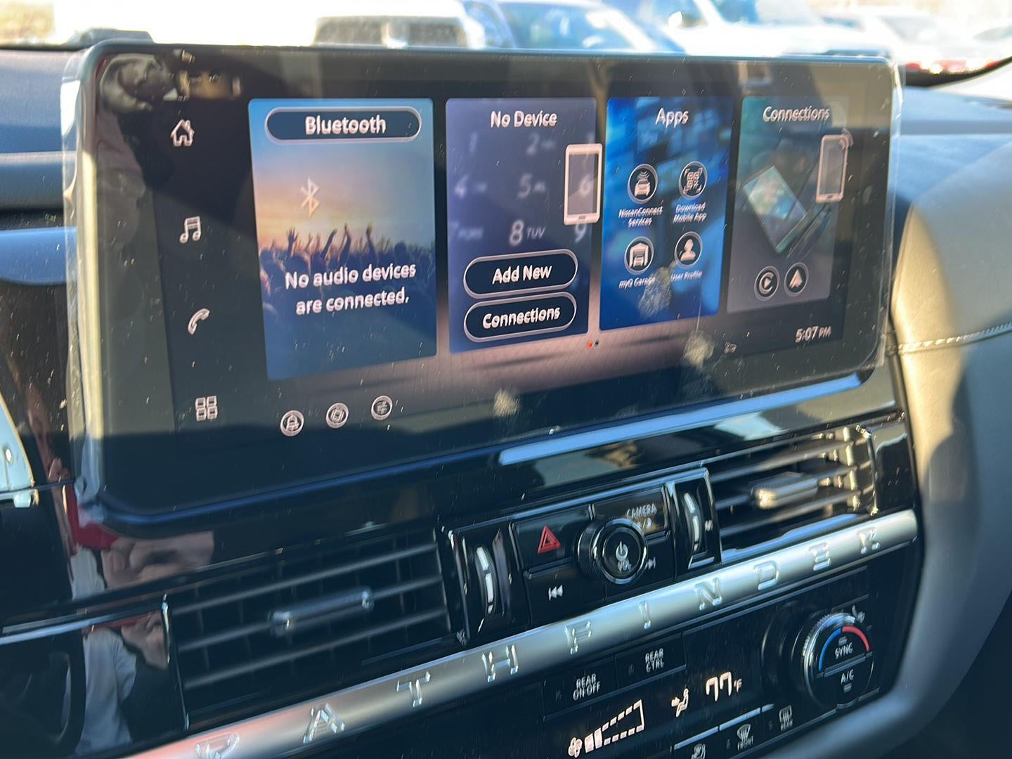 2026 Nissan Pathfinder SV