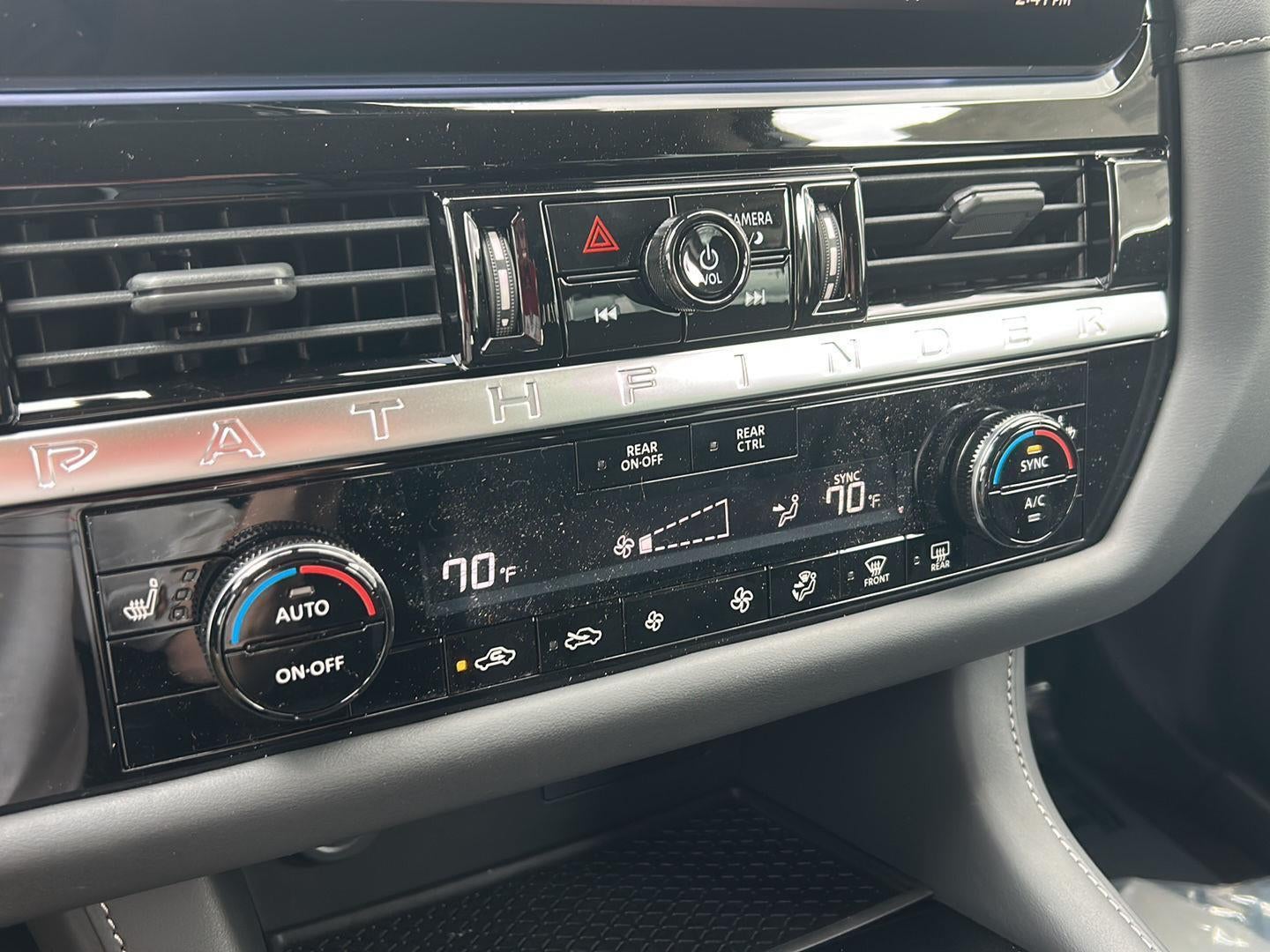 2026 Nissan Pathfinder SV