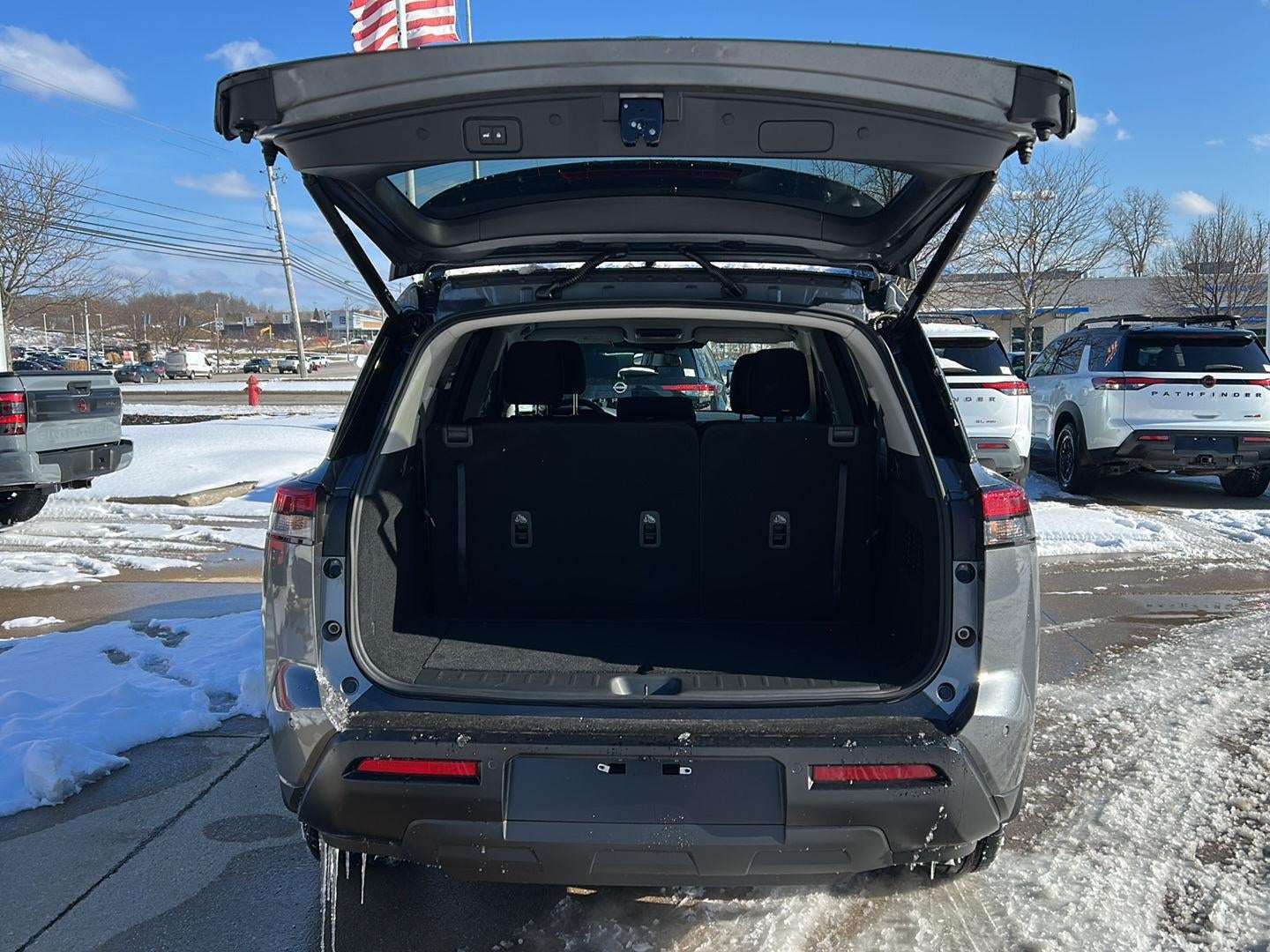 2026 Nissan Pathfinder SV