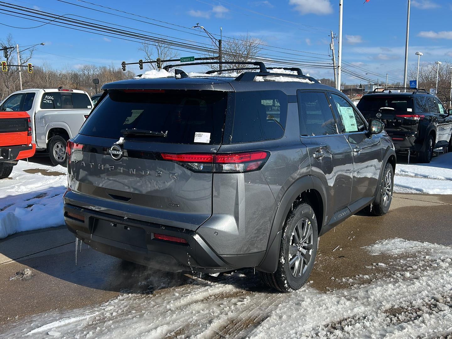 2026 Nissan Pathfinder SV