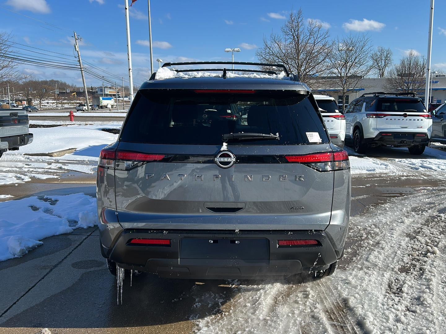 2026 Nissan Pathfinder SV