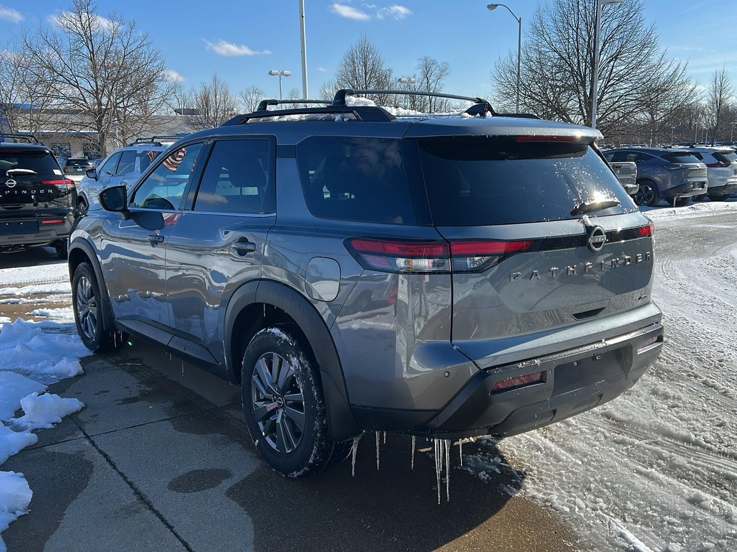 2026 Nissan Pathfinder SV