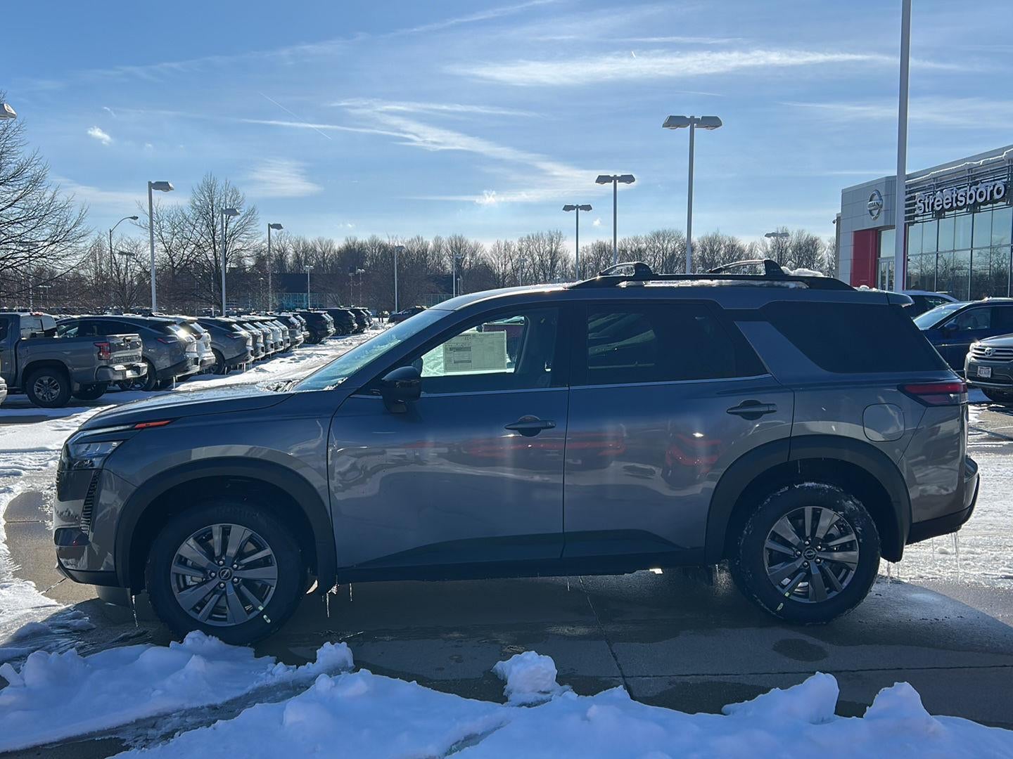 2026 Nissan Pathfinder SV