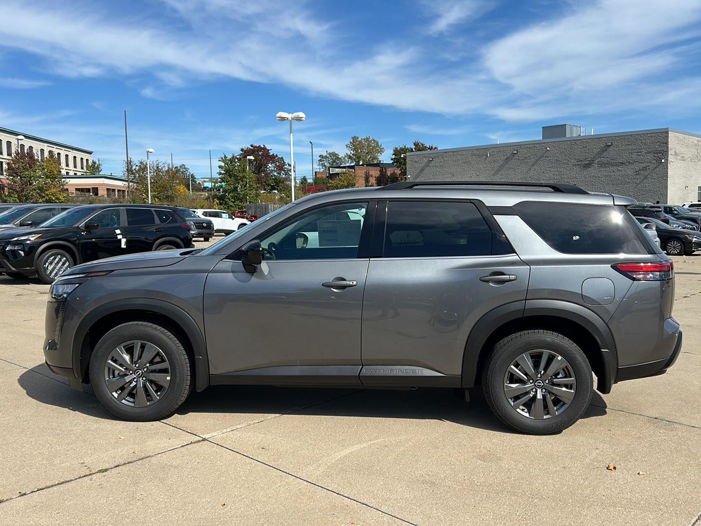 2026 Nissan Pathfinder SV