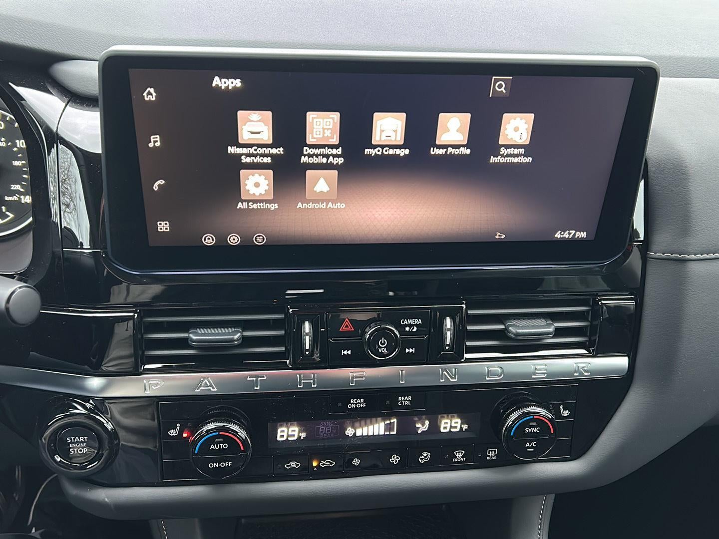 2026 Nissan Pathfinder SV