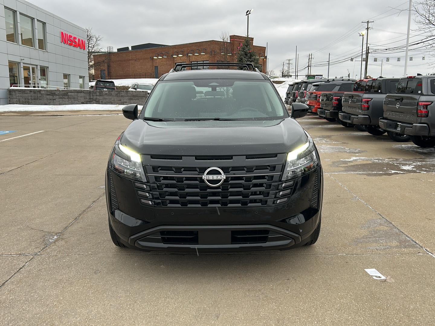 2026 Nissan Pathfinder SV