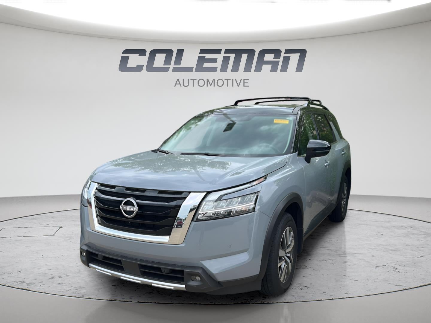 2023 Nissan Pathfinder SL 4WD's photo