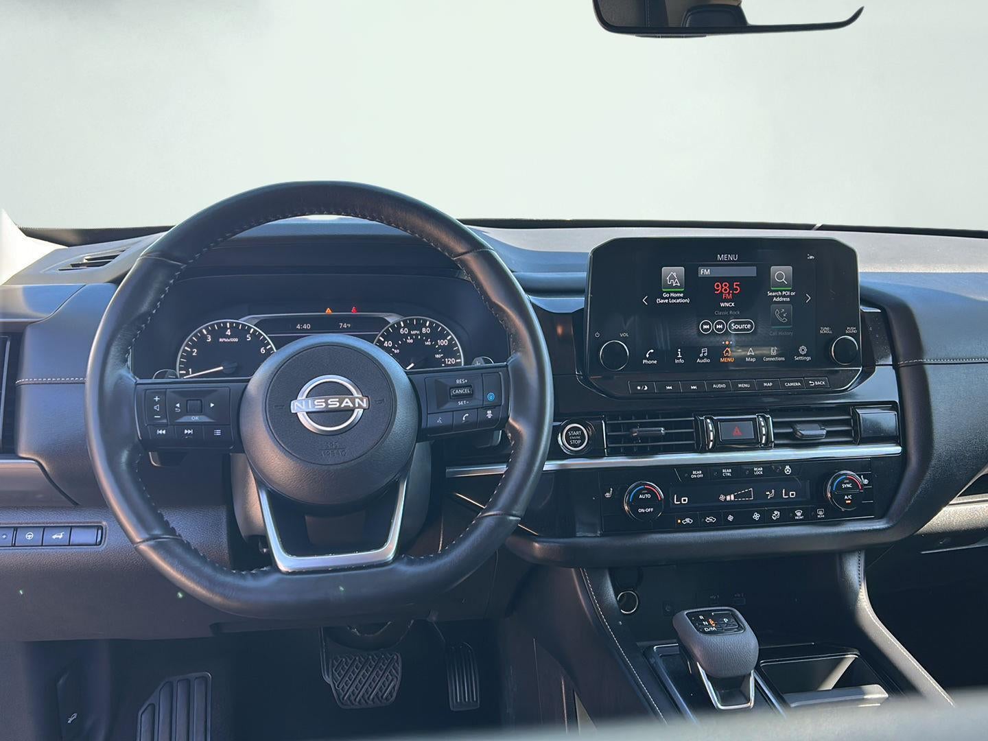 2023 Nissan Pathfinder SL
