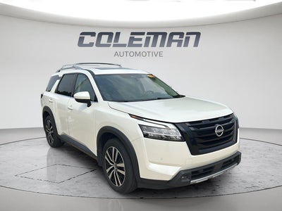 2023 Nissan Pathfinder SL
