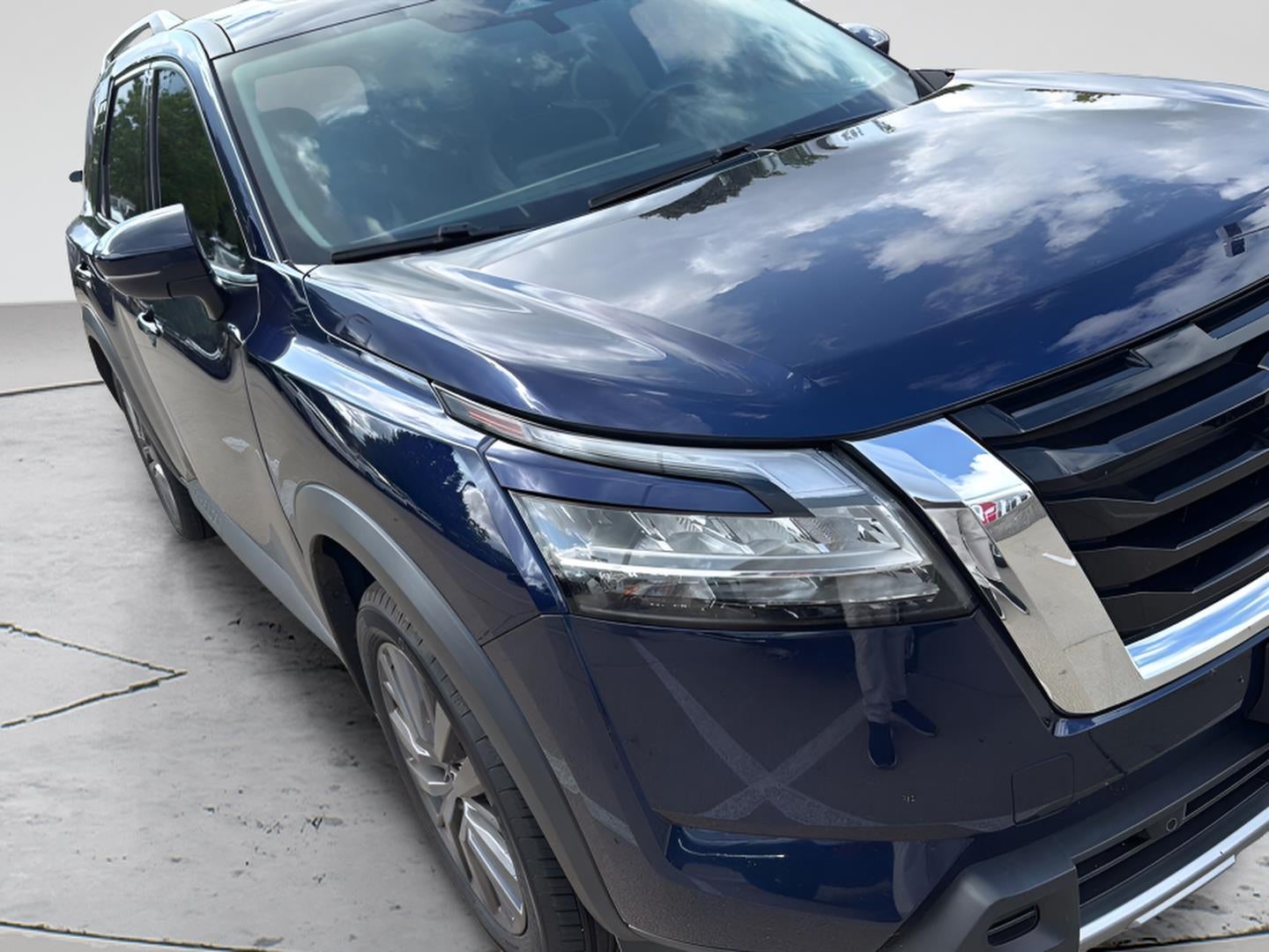 2023 Nissan Pathfinder SL