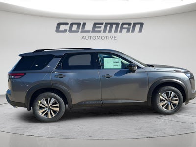 2026 Nissan Pathfinder SL