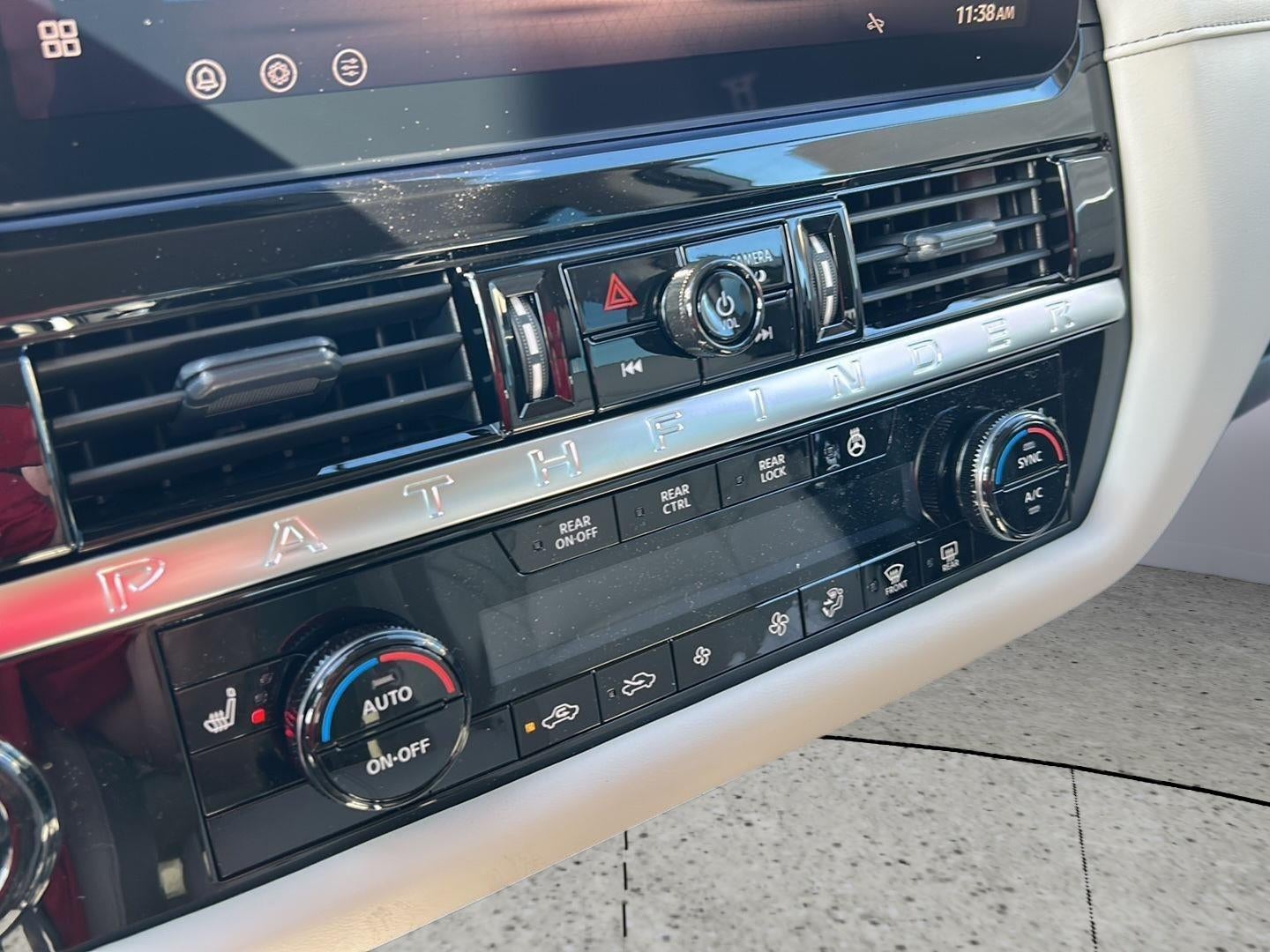 2026 Nissan Pathfinder SL