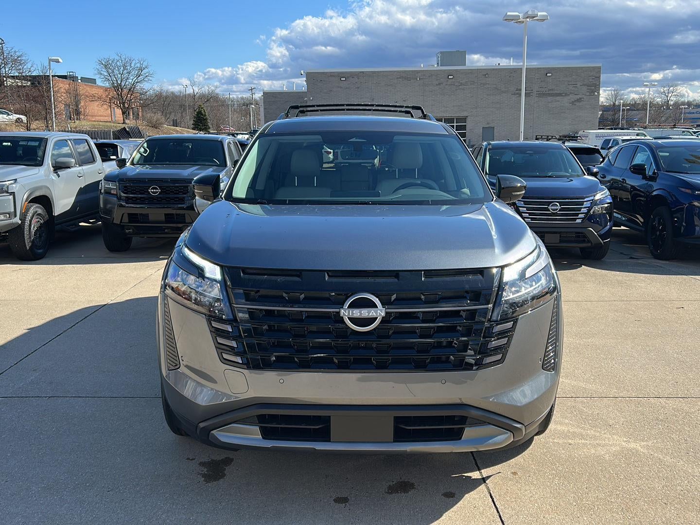 2026 Nissan Pathfinder SL