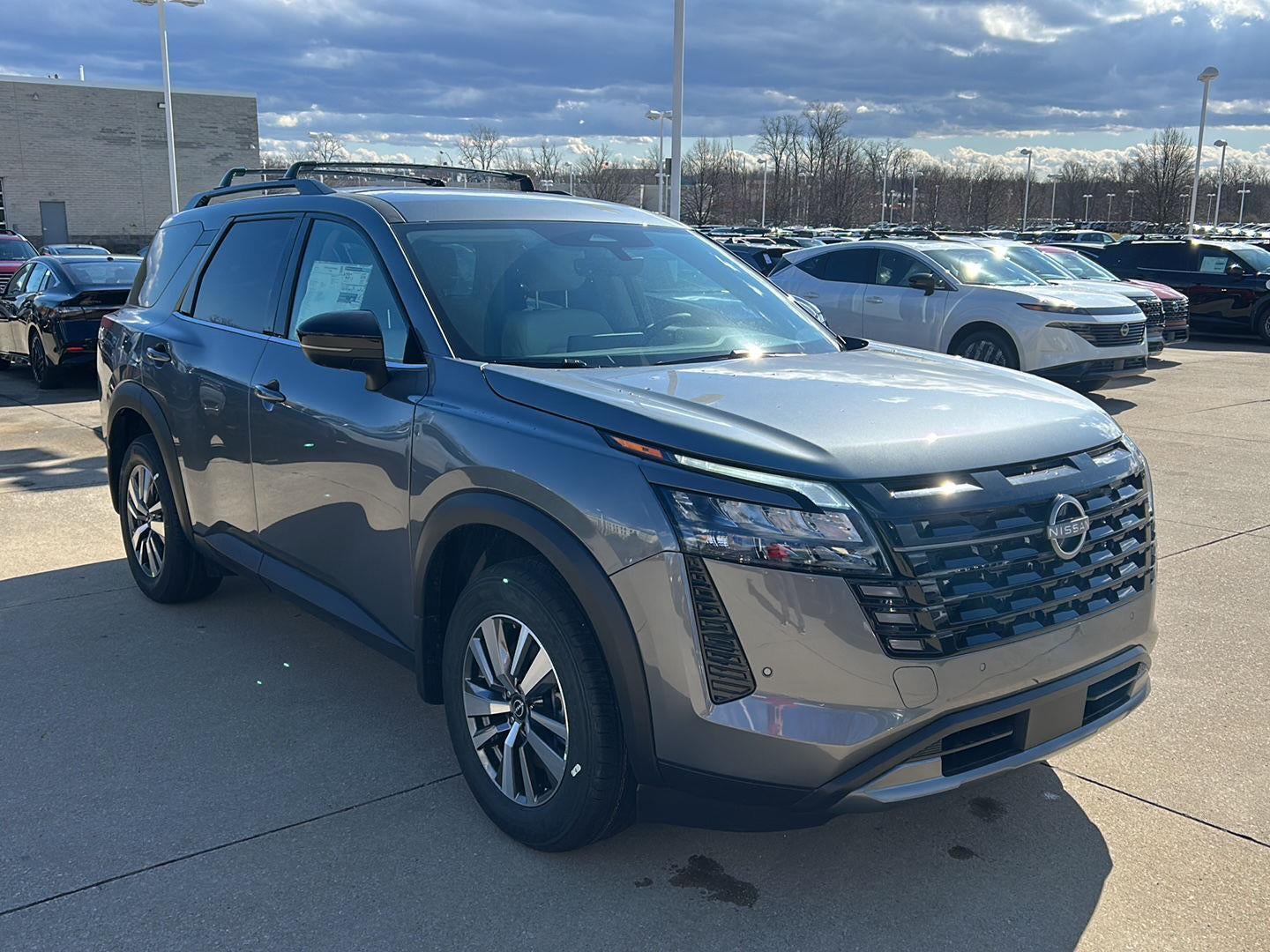 2026 Nissan Pathfinder SL