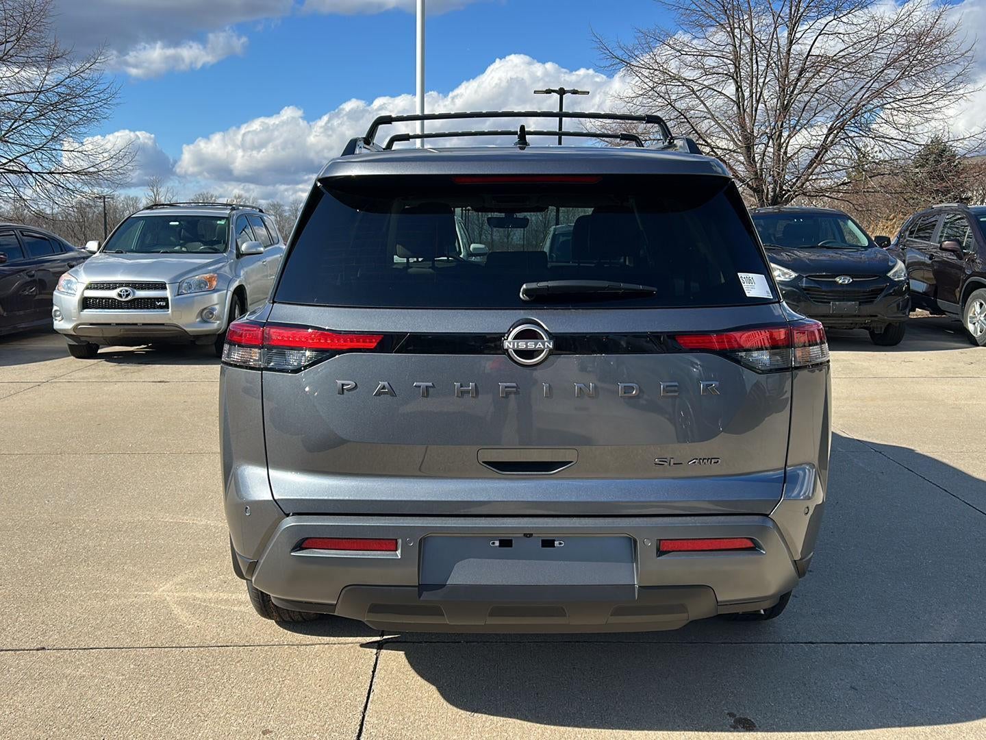 2026 Nissan Pathfinder SL