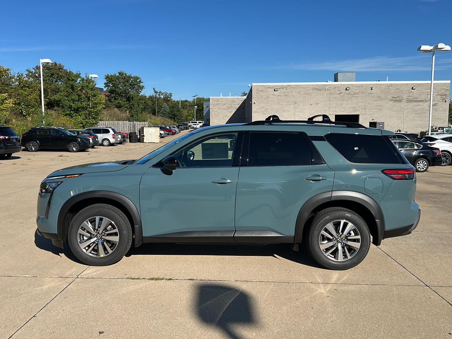 2026 Nissan Pathfinder SL