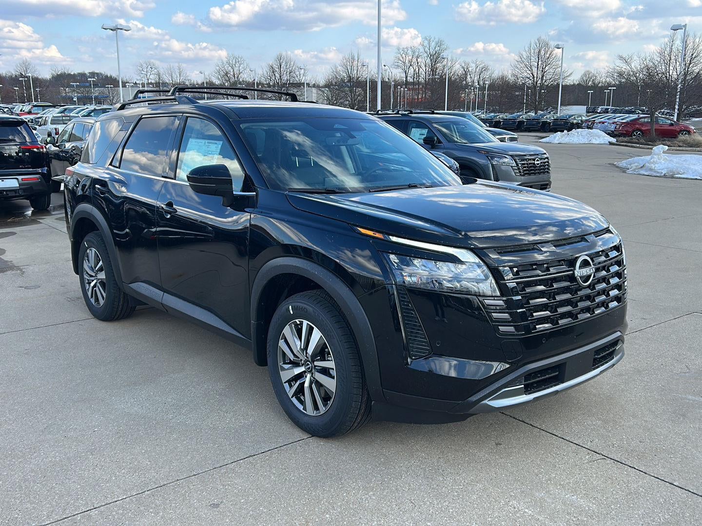 2026 Nissan Pathfinder SL