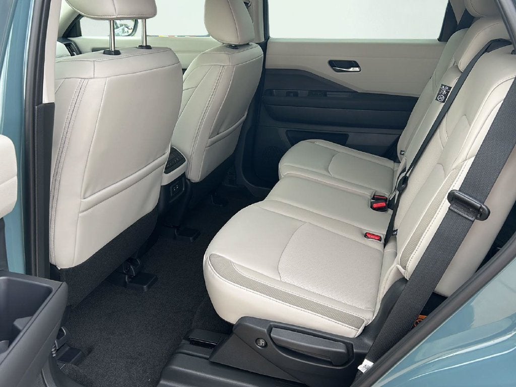 2026 Nissan Pathfinder SL 19