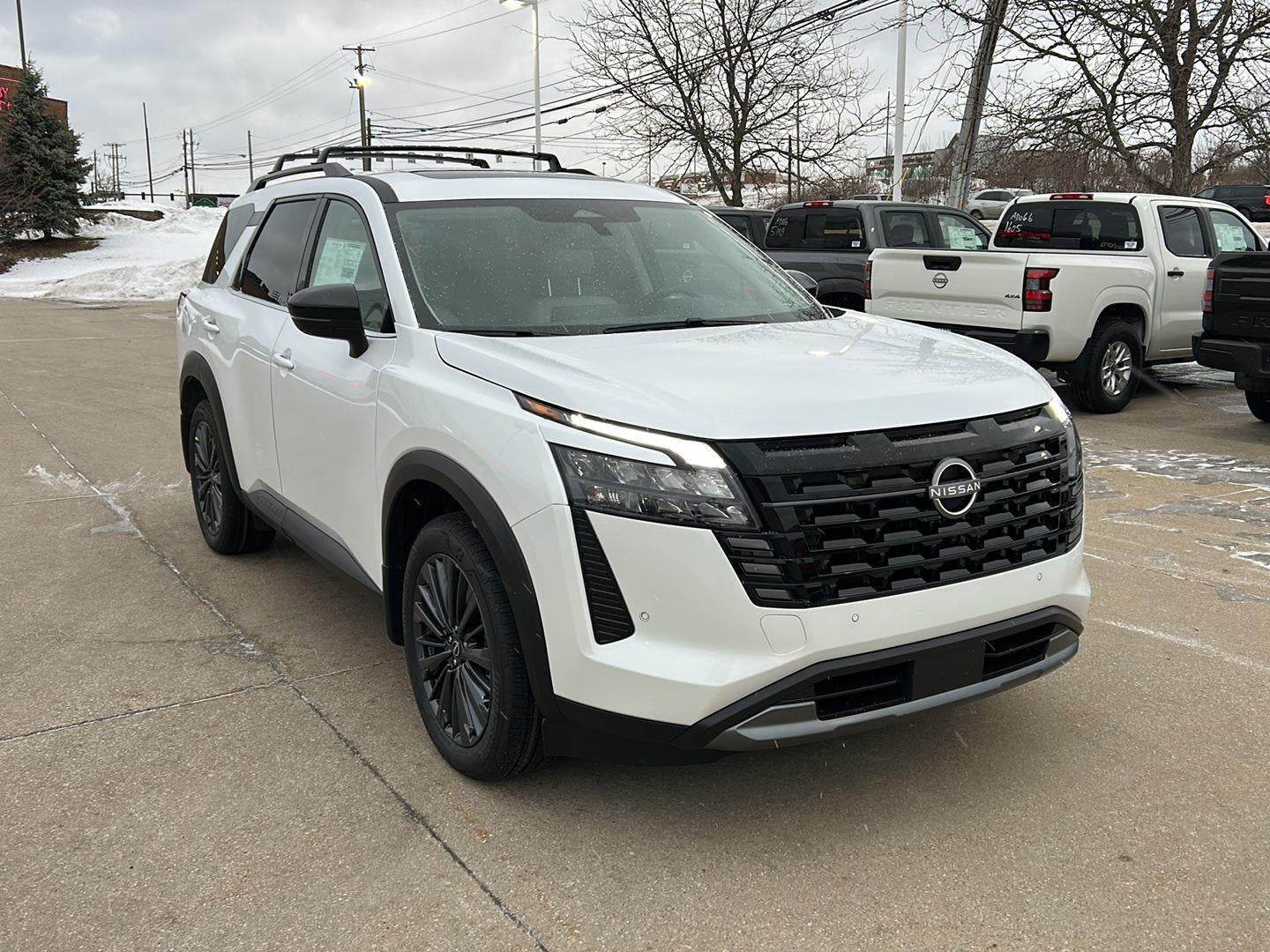 2026 Nissan Pathfinder SL