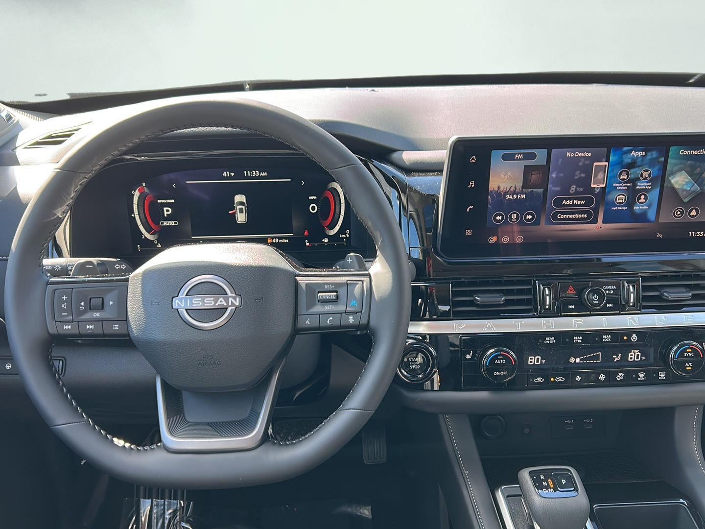 2026 Nissan Pathfinder SL