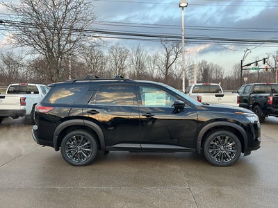 2026 Nissan Pathfinder SL