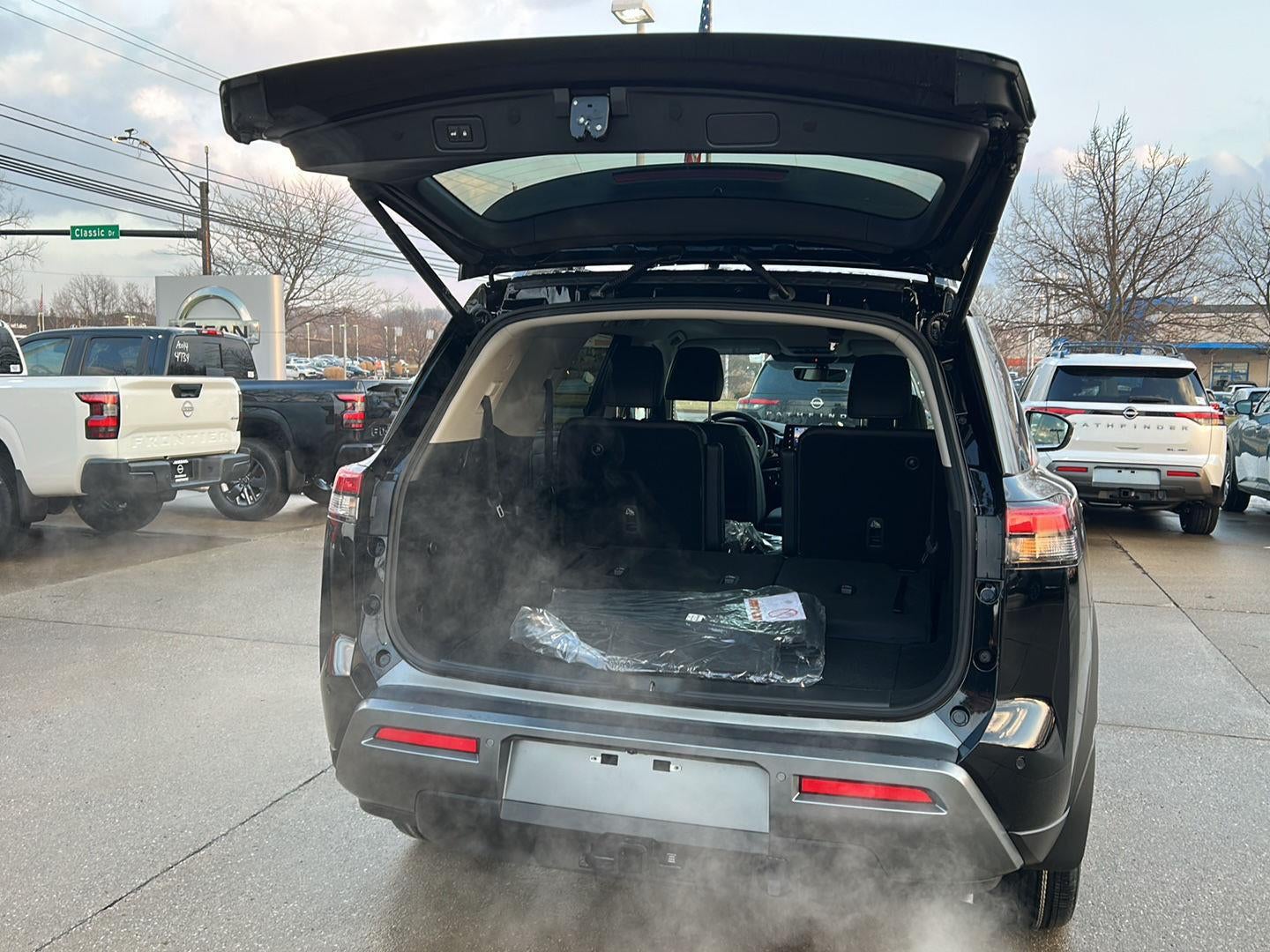 2026 Nissan Pathfinder SL