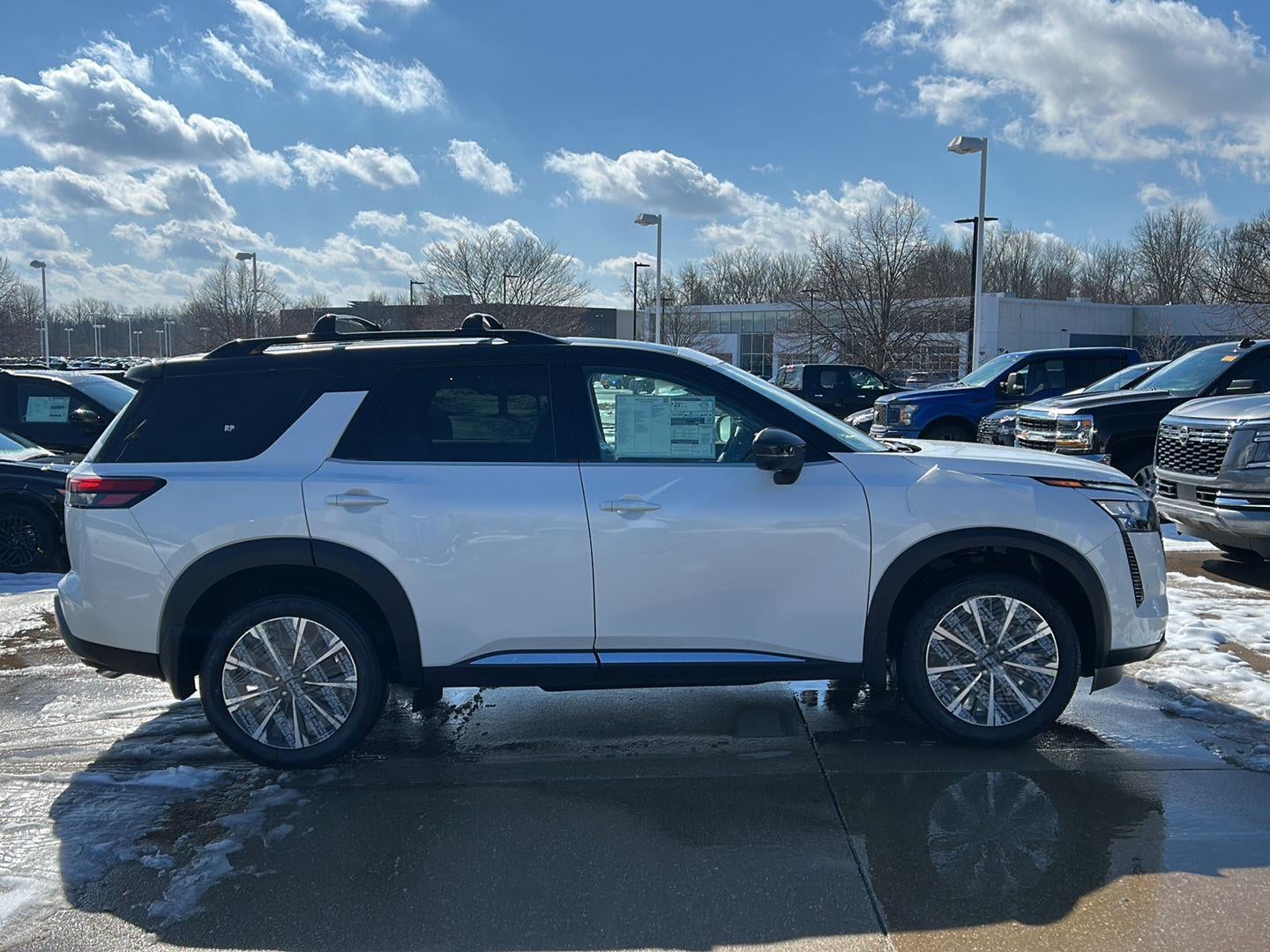 2026 Nissan Pathfinder Platinum