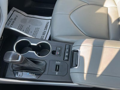 2022 Toyota Highlander Hybrid XLE