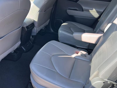 2022 Toyota Highlander Hybrid XLE