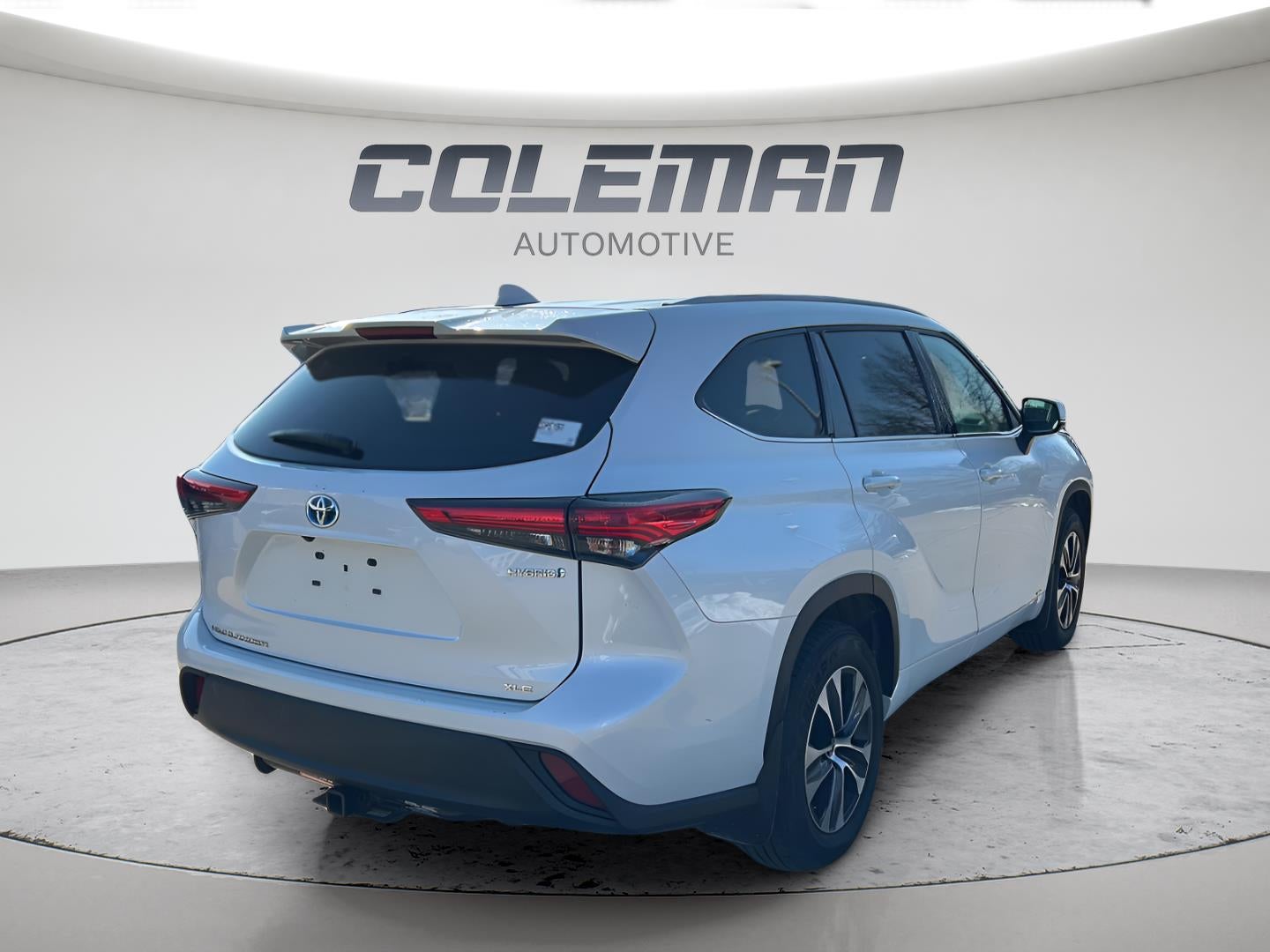 2022 Toyota Highlander Hybrid XLE