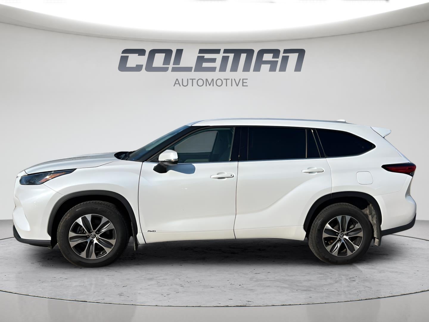 2022 Toyota Highlander Hybrid XLE