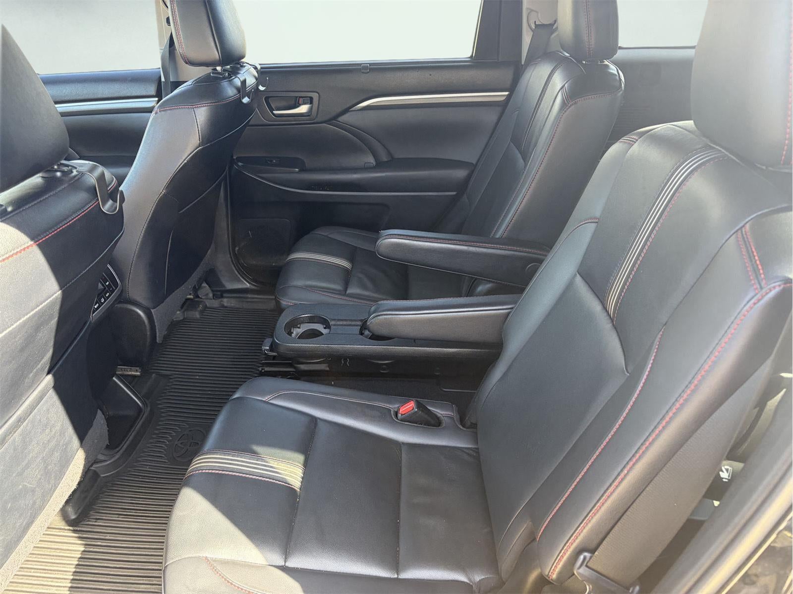 2019 Toyota Highlander SE 3