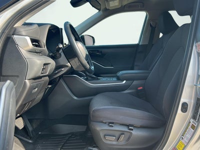 2024 Toyota Highlander LE