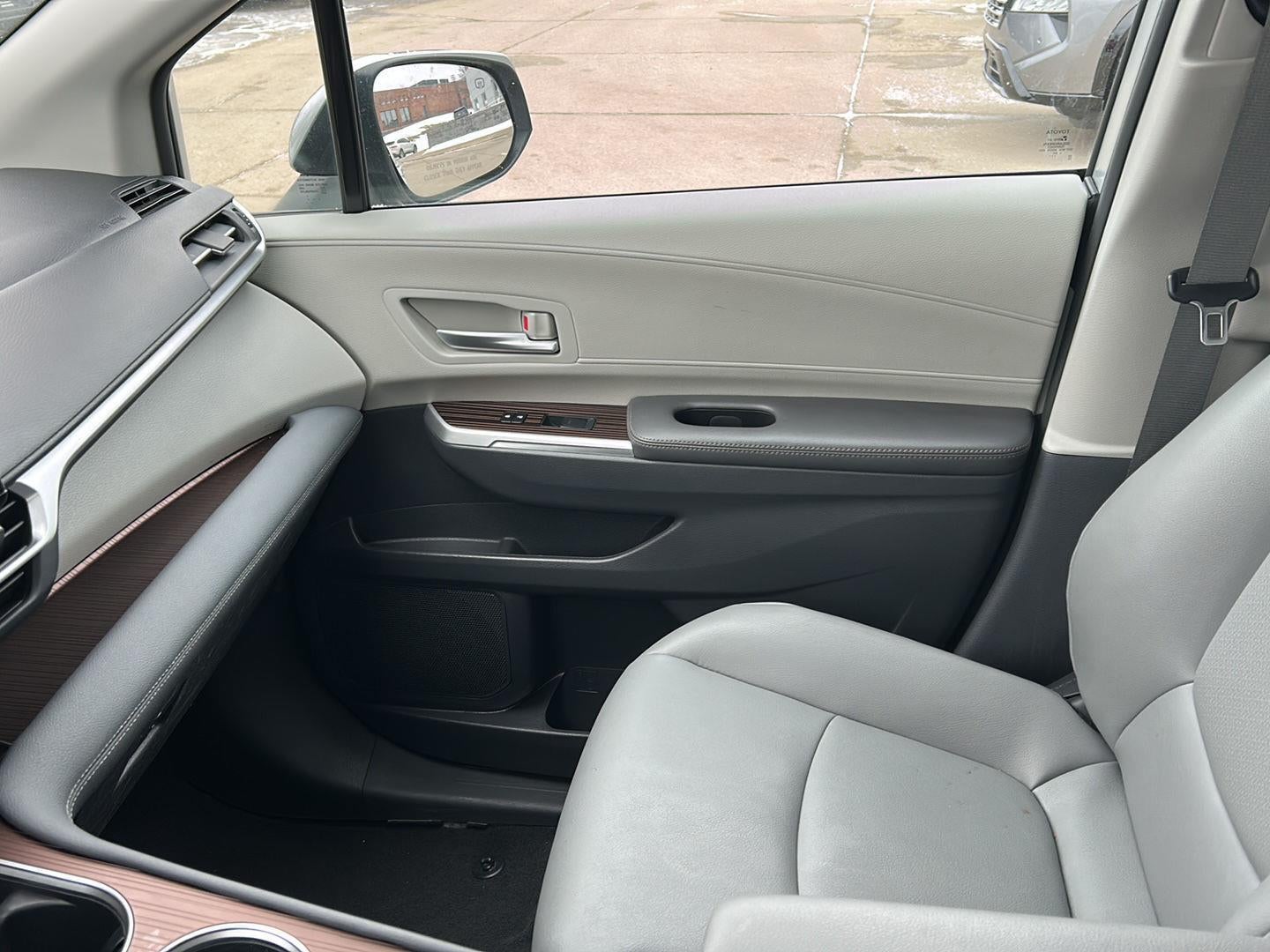 2024 Toyota Sienna Base