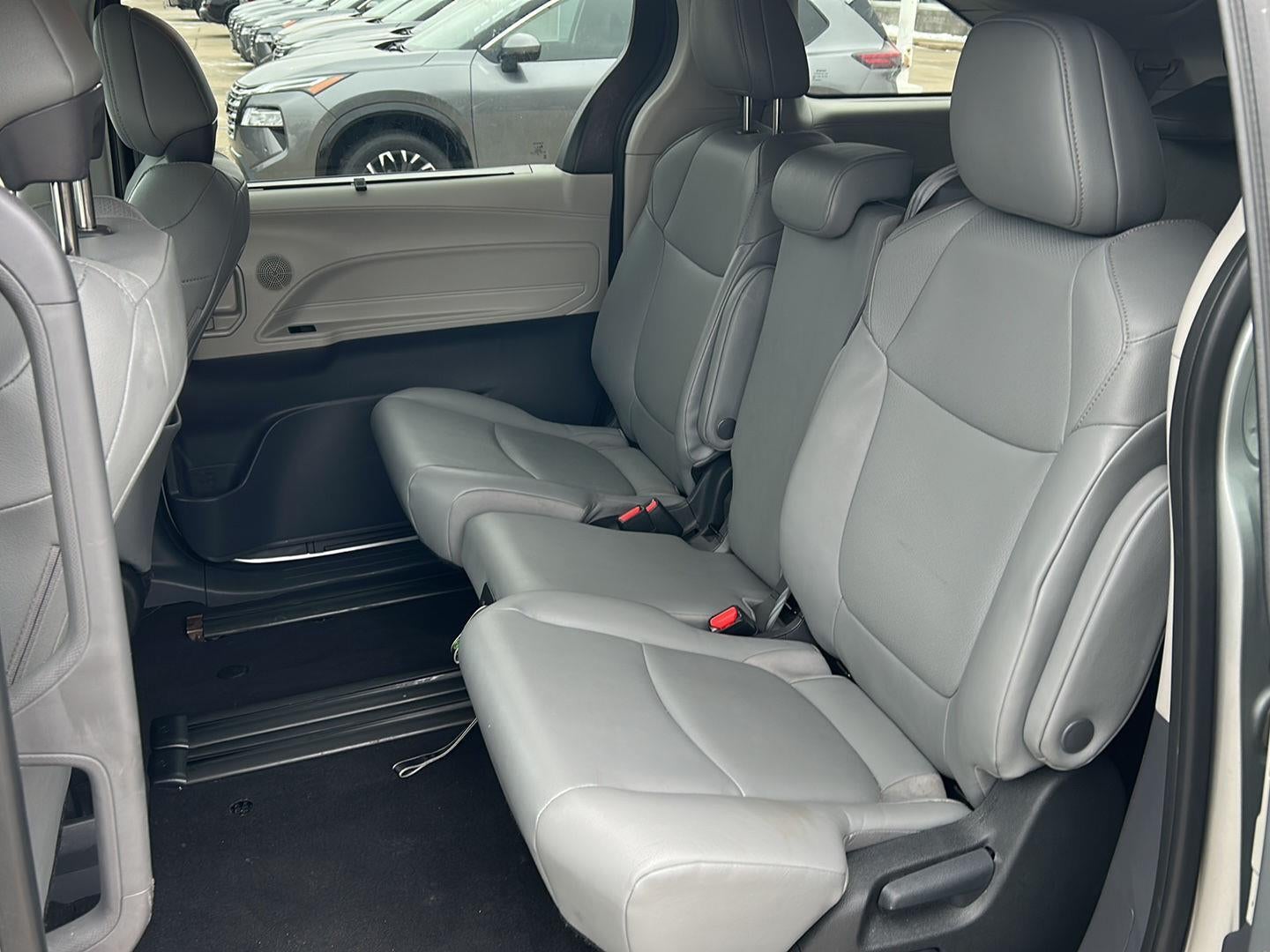 2024 Toyota Sienna Base