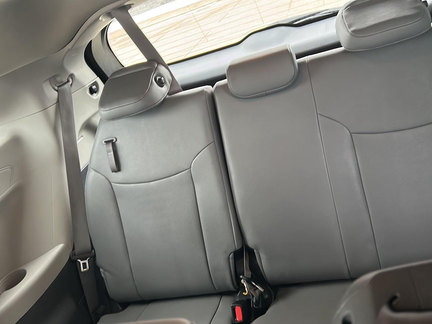 2024 Toyota Sienna Base