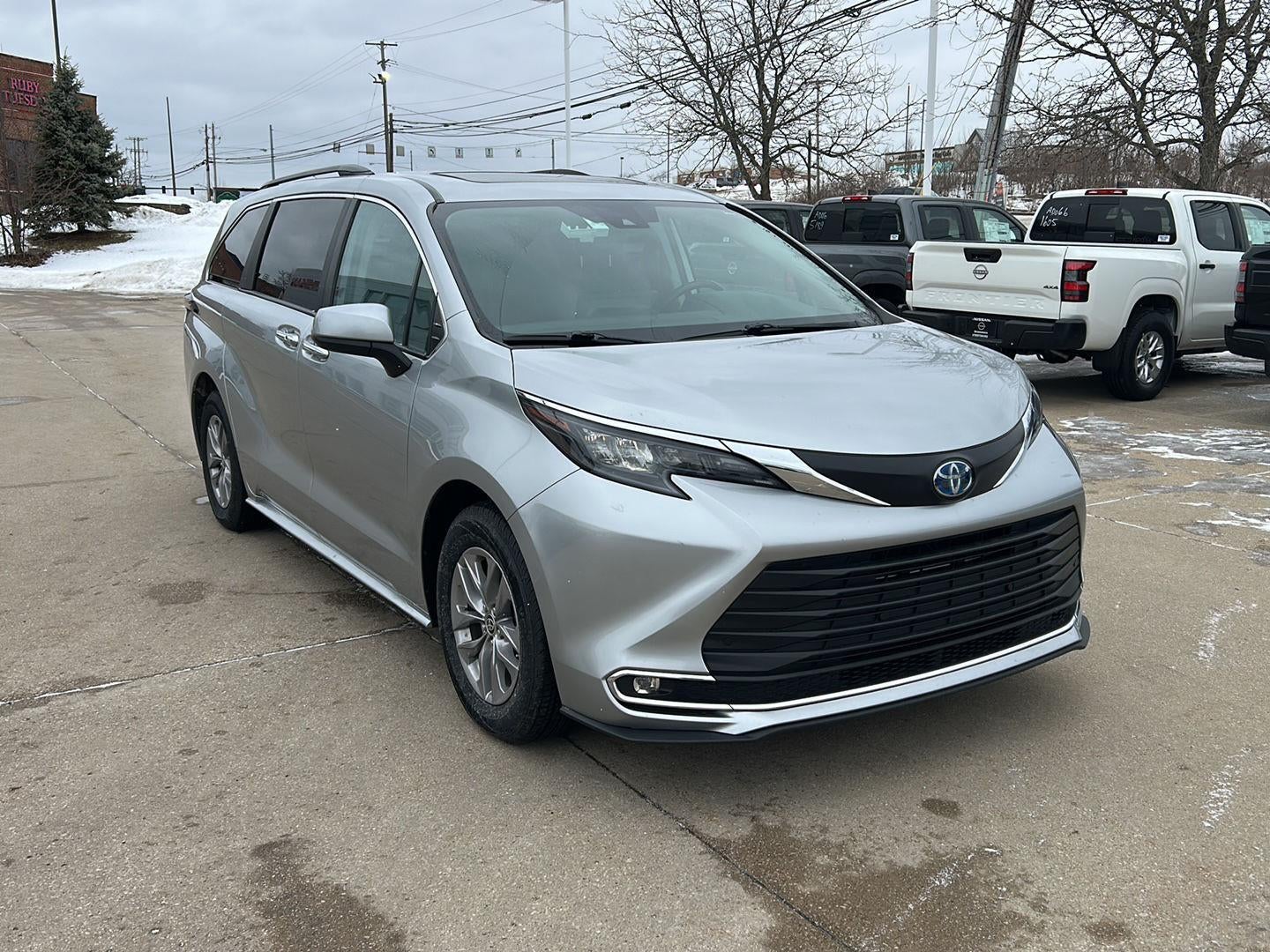 2024 Toyota Sienna Base