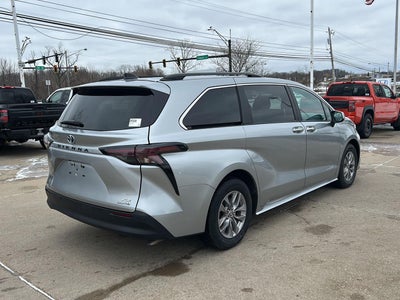 2024 Toyota Sienna Base
