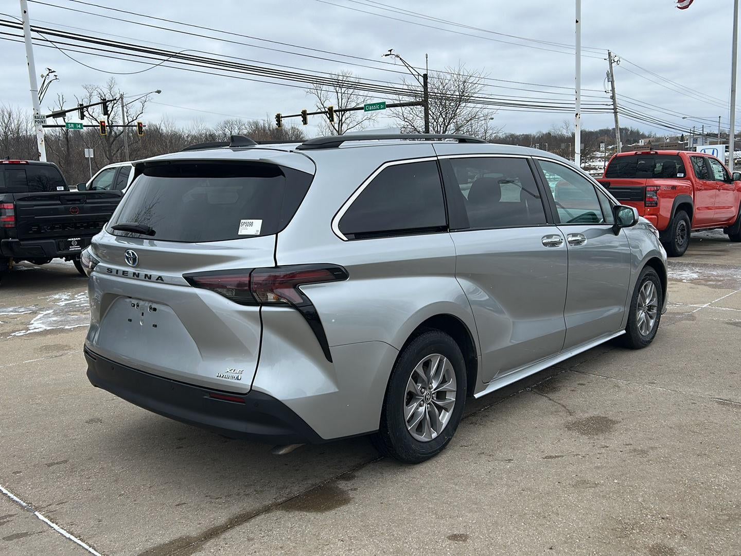 2024 Toyota Sienna Base
